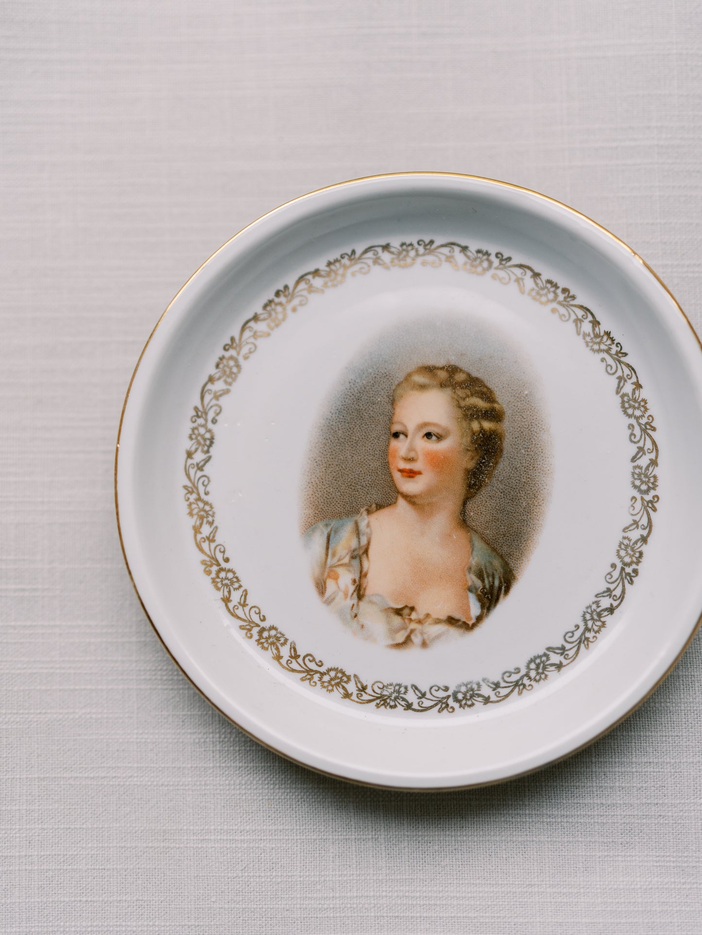 Romantic Portrait Dish