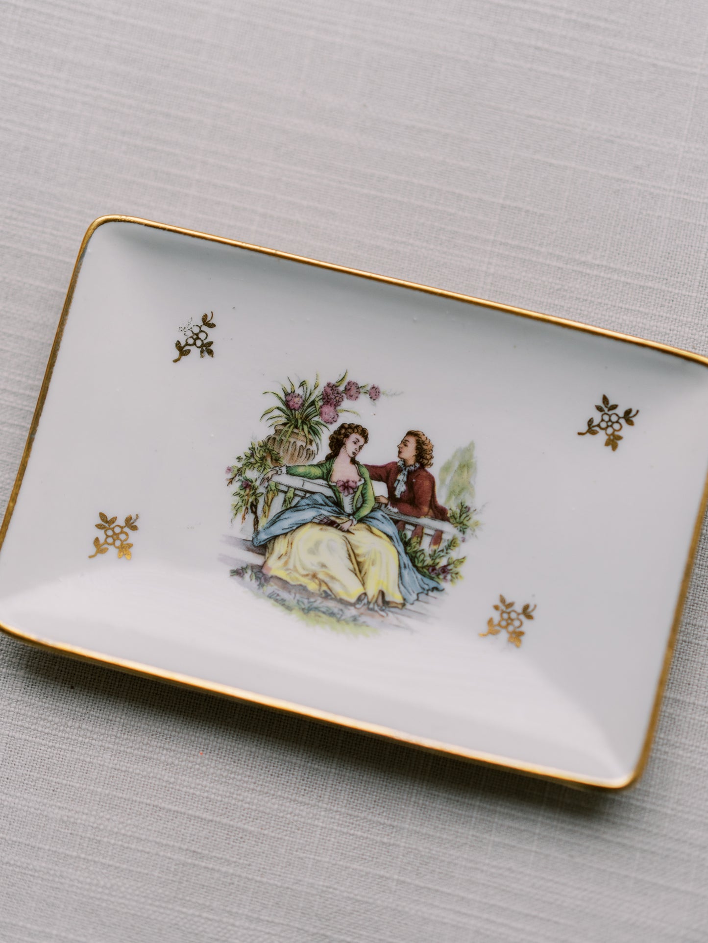 Courting Couple Tray