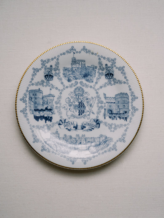 Royal Windsor Plate - Blue and White Illustrations