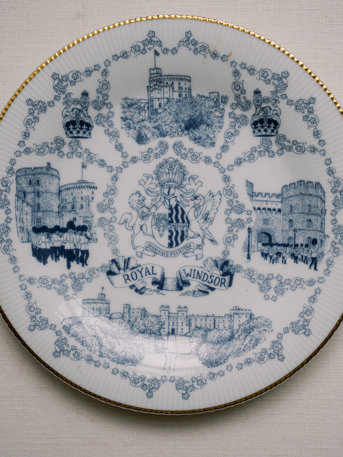 Royal Windsor Plate - Blue and White Illustrations