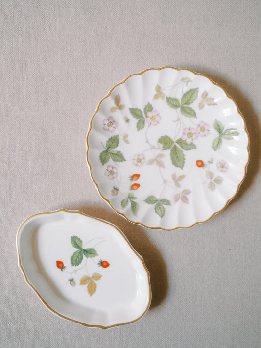 Strawberry Wedgwood Set